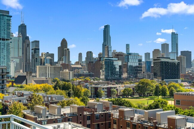 Photo - 511 W Division St Unit 807