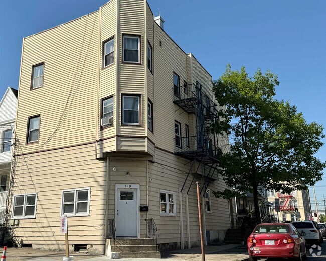 Building Photo - 460 Mercer St Unit 3R Rental