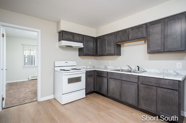1605 Bacon Ave Unit 13
