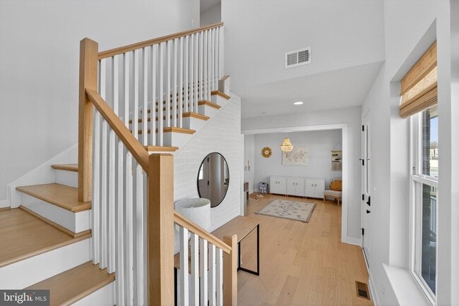 Photo - 22129 Clarksburg Rd