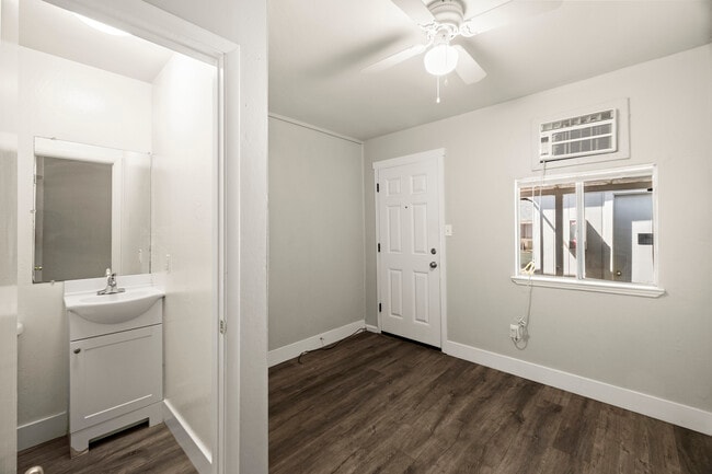 Building Photo - 946 Cherry St Unit 18 Rental