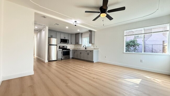 212 N 17th St