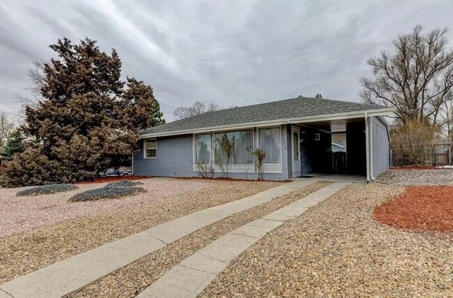 Charming Single-Family Home in Virginia Village, Denver