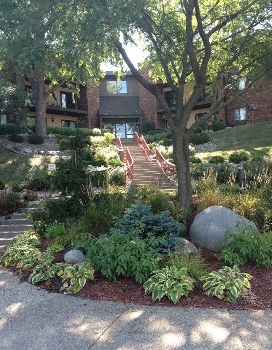 Photo - Whispering Oaks Apartments