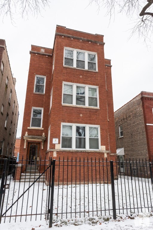 Building Photo - 4912 N Troy St Unit G Rental