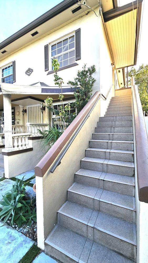 Photo - 70 NW 31st St Unidad 2