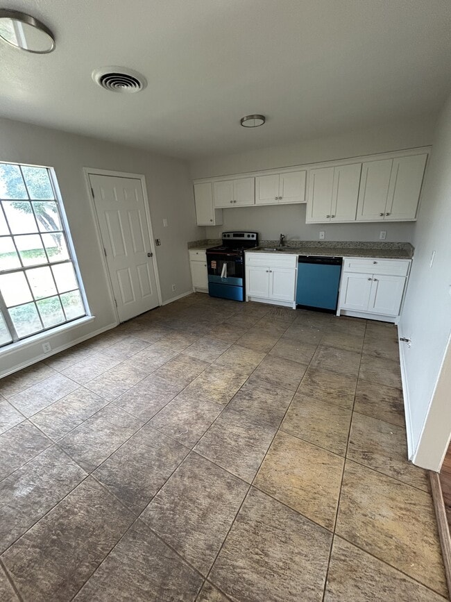 Photo - 3603 S Hughes St