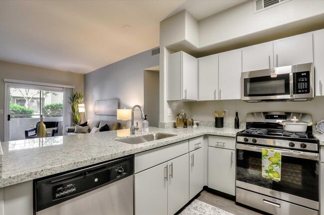 Building Photo - South Valley Ranch Rental