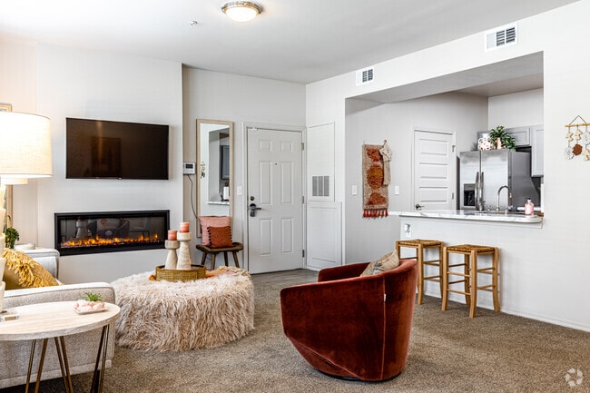 1BR, 1BA - 879SF