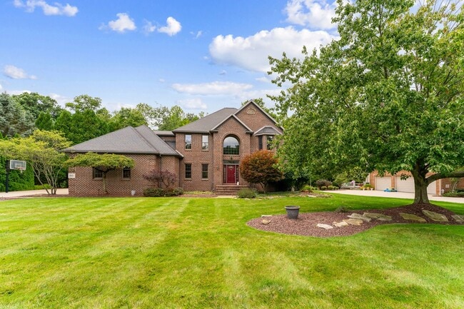 Photo - 652 Saddlebrook Dr