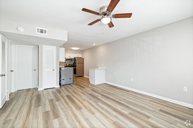 2BR, 1BA - 700SF - Kitchen/Living Room