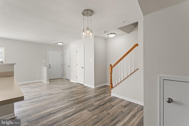Photo - 5089 Stapleton Terrace