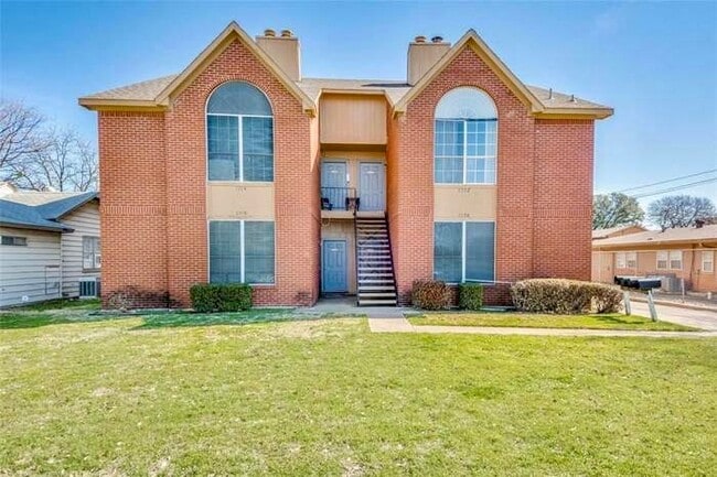 Building Photo - 1114 Holly St