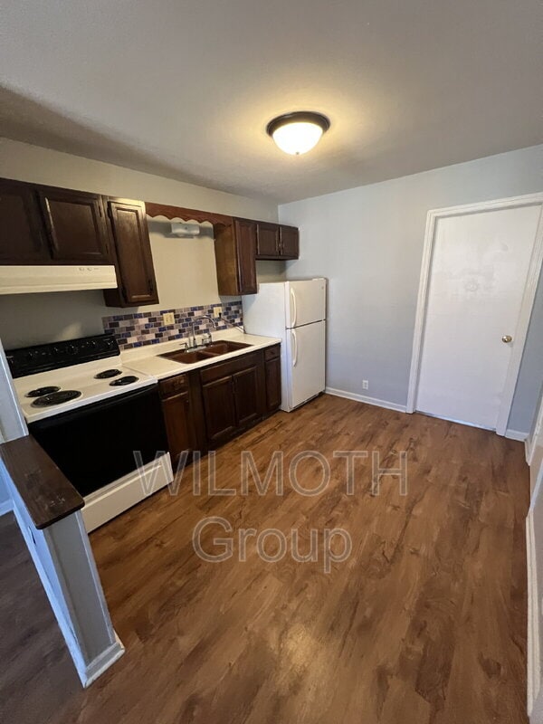 Photo - 318 N Clark St Unit #7