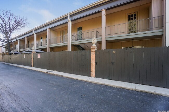 Photo - 7711 Broadway St