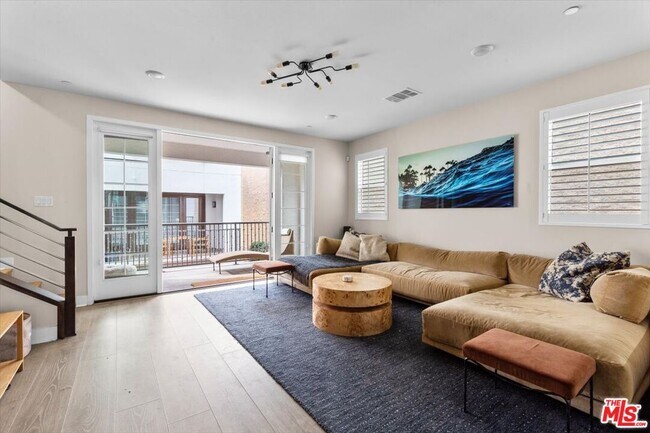 Photo - 127 Boeing Ln