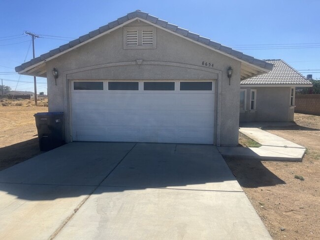 8654 Poppy Blvd