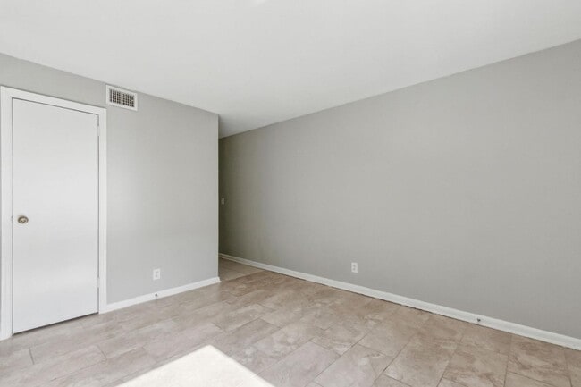 Photo - 1224 W 18th St
