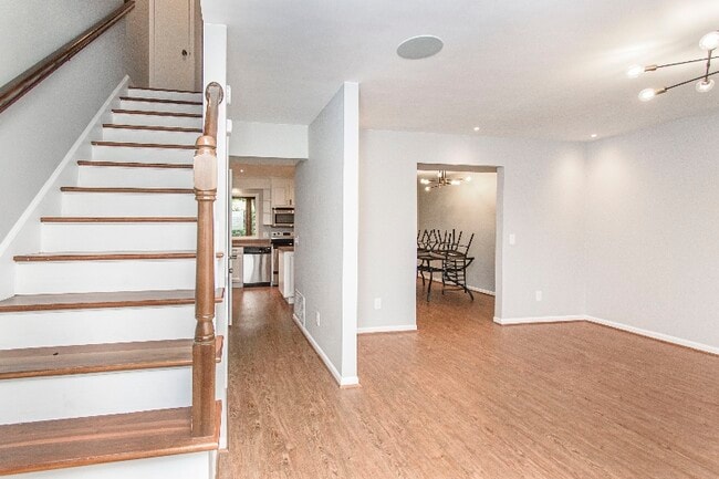 Photo - 1825 Sussex Rd