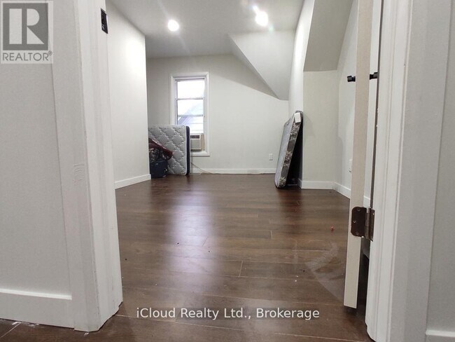 Photo - 254 Tuscarora St