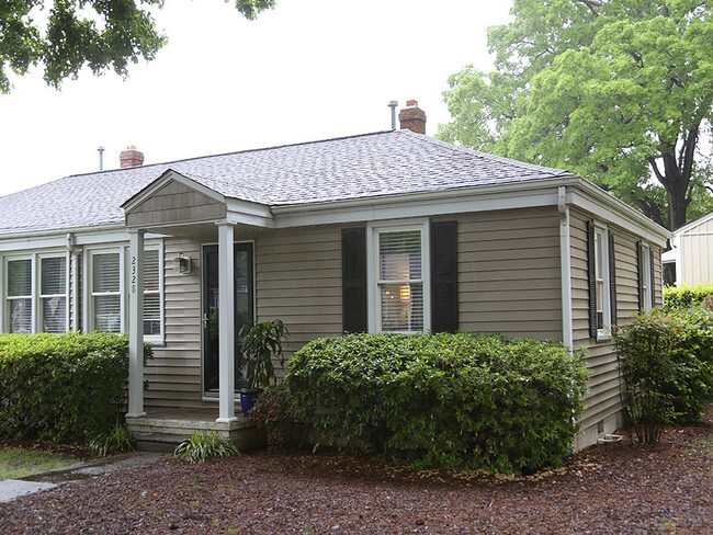 Two Bedroom Cottage Inside the Beltline - Two Bedroom Cottage Inside the Beltline Condo