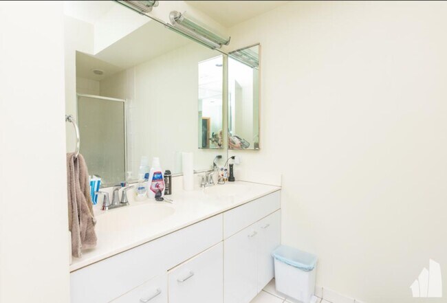 Photo - 2 bedroom in Chicago IL 60657 Unit B