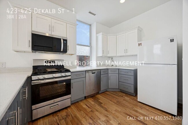 Building Photo - 423-425 Dekalb St-1 Unit 1