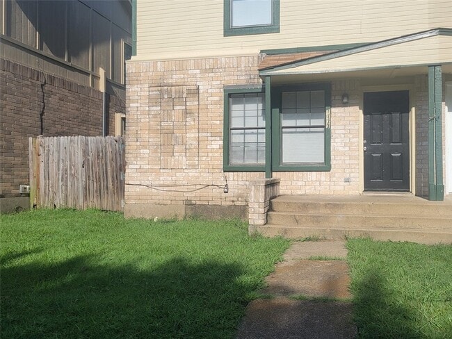 Building Photo - 1133 Houston Dr Rental