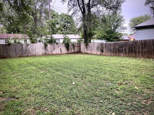 Photo - 338 W 4th St