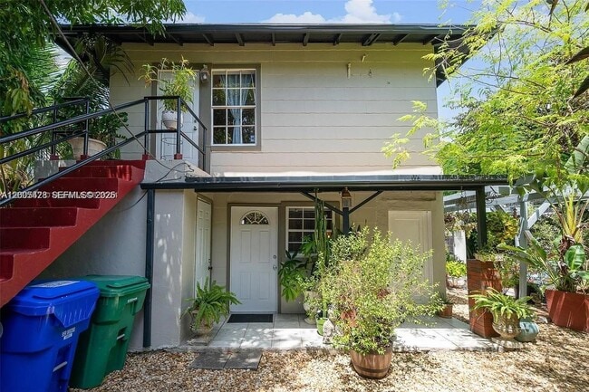 Building Photo - 224 SW 6th Ave Unit 5