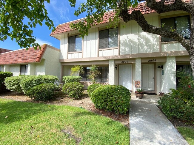 Building Photo - Beautiful 4BR/2.5BA Condo in Tanglewood!!!