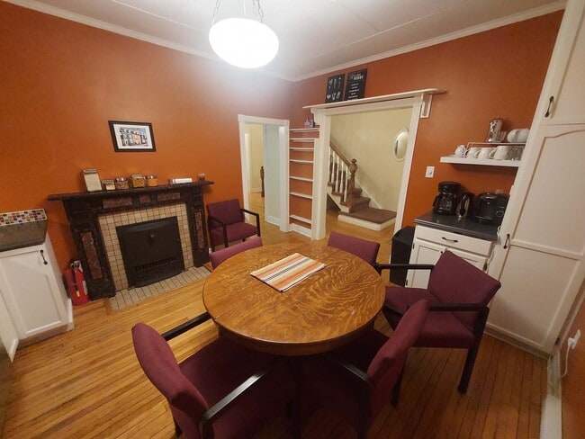 Photo - 17 Walshs Sq