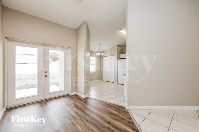 Photo - 4718 Westwind Dr