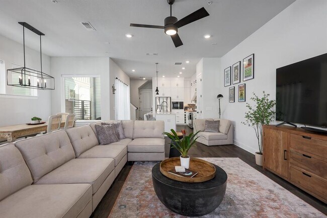 Photo - 3907 Tilley St