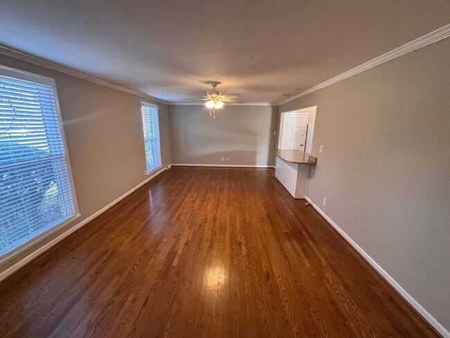 Photo - 6325 Percy Dr