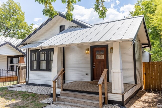 Photo - 1010 Burnet St