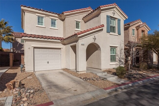 Photo - 656 Port Talbot Ave