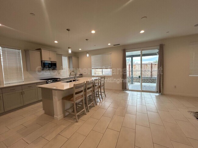 Photo - 711 Robert Ave