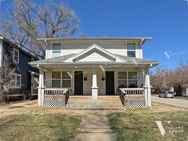 Renovated 2-Bedroom, 1.5-Bathroom Duplex i... - Renovated 2-Bedroom, 1.5-Bathroom Duplex i... House