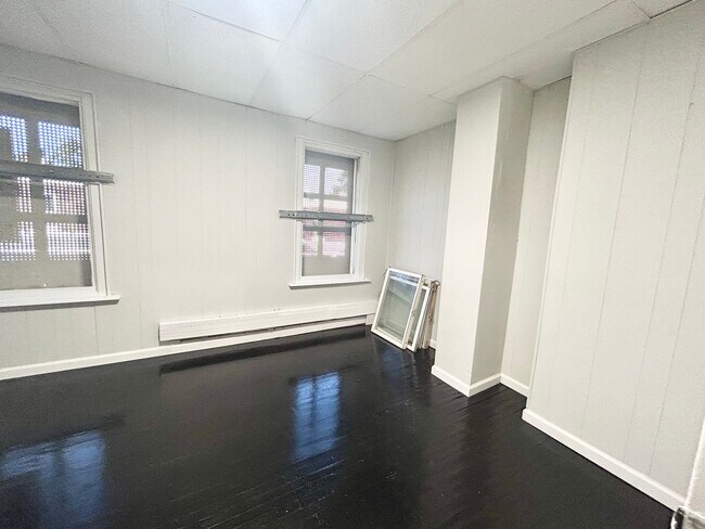 Photo - Elmwood Park 3 Bedroom Available Now