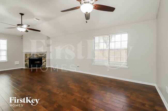 Photo - 2210 Dublin Dr