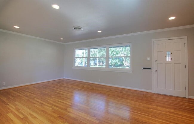 Photo - 5611 Arboles Dr