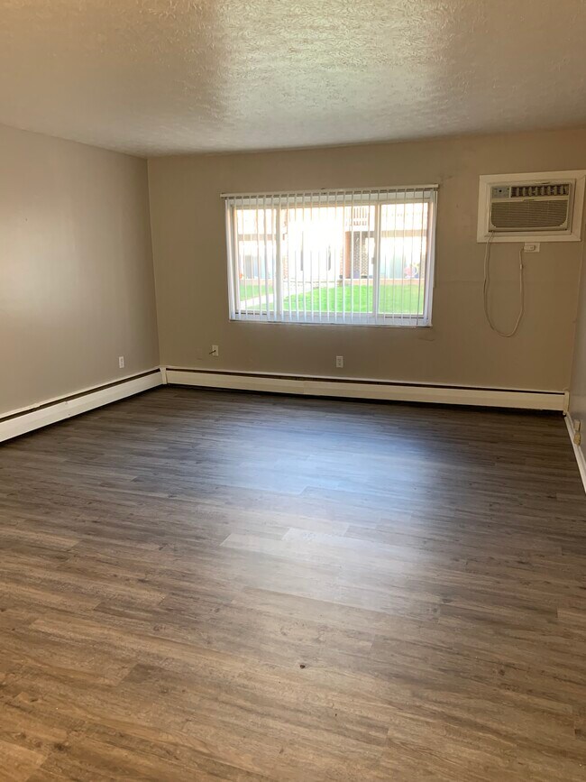 Queensdale Apartments For Rent in Mentor, OH
