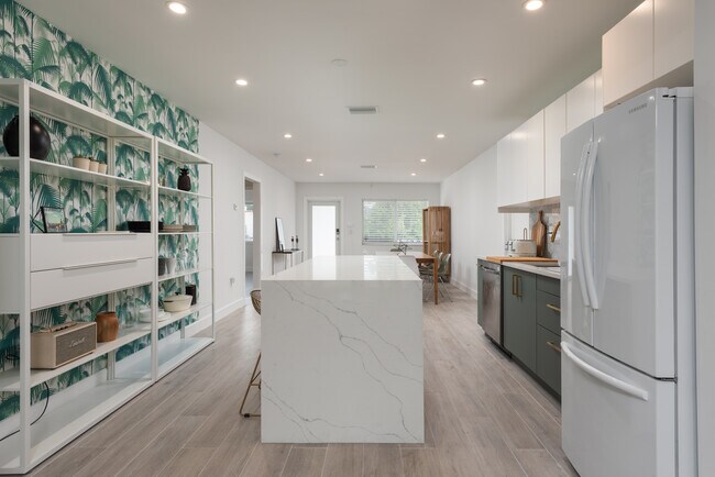 Building Photo - 561 NW 50th St