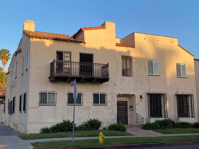 Fachada del edificio - 464 N Spaulding Ave Unidad Lower Back