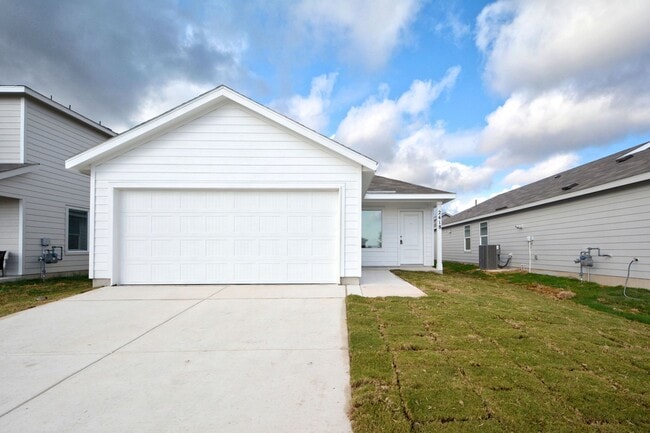 Building Photo - 2418 Legends Crk