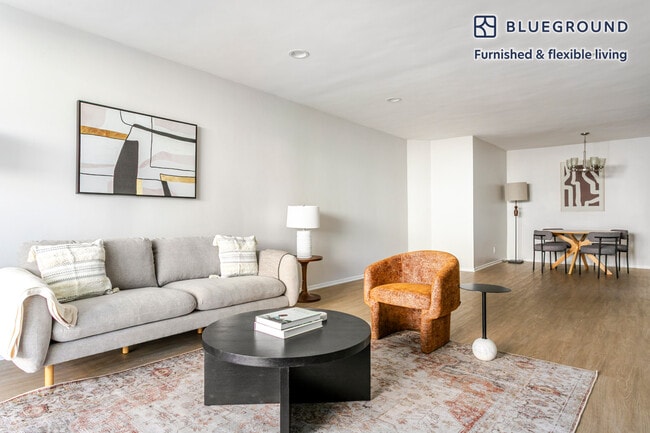 Photo - 1371 S Beverly Glen Blvd Unidad FL3-ID1397