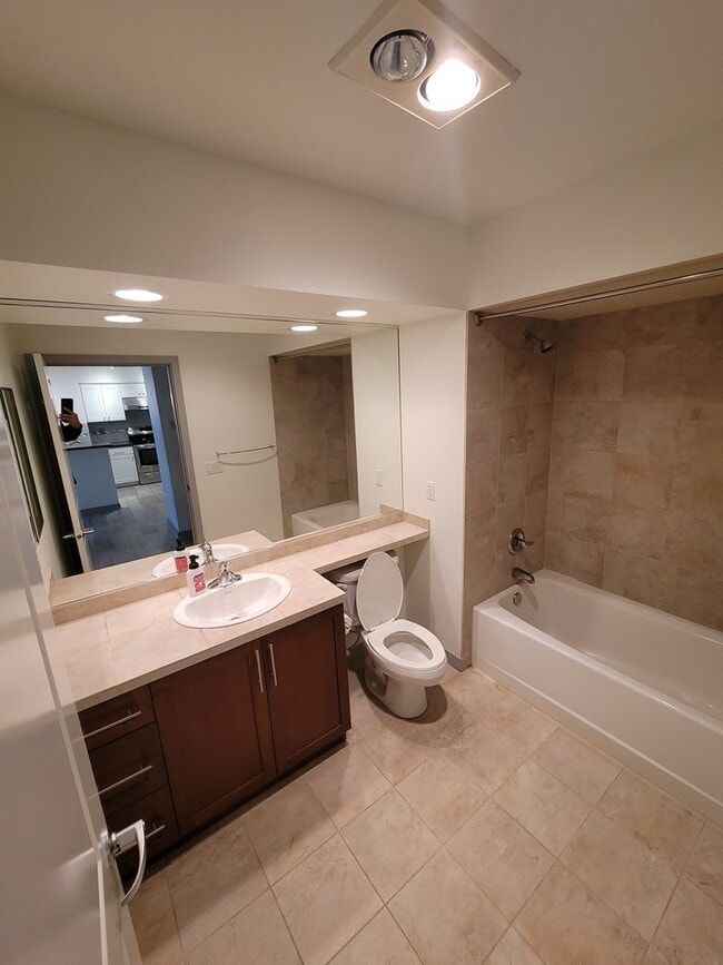 211 Kirkland Ave