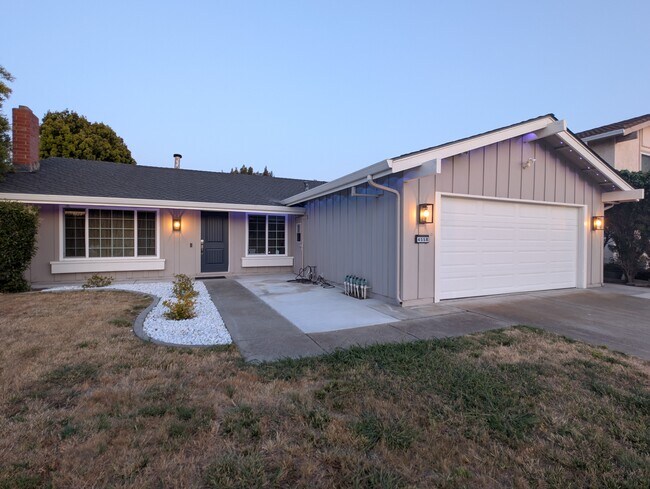 Front - 4558 Cabello St House
