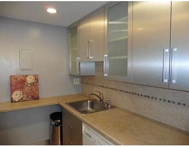 Photo - 50 Broadlawn Park Unidad 410